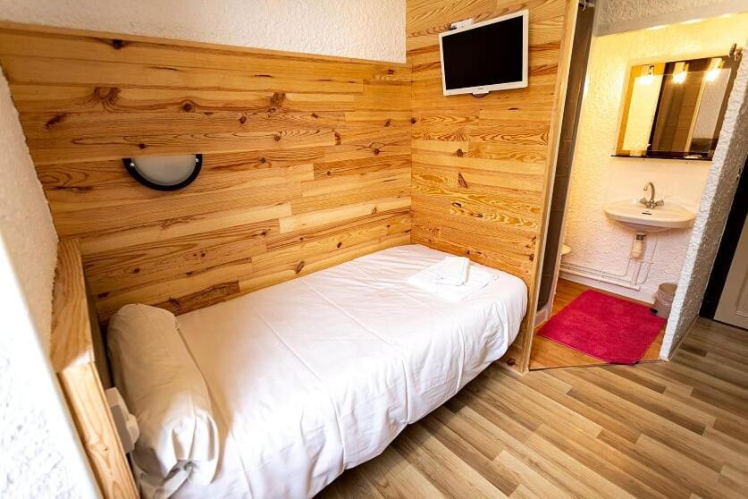 Hotel-Restaurant Le Saint Christophe Lourdes Eksteriør billede